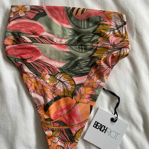 Beach Riot Highway Bikini Bottom in Tropical Floral - Picture 5 of 6